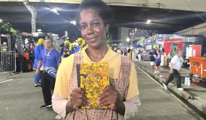 CAROLINA MARIA DE JESUS: HOMEMAGEM EM CARNAVAL