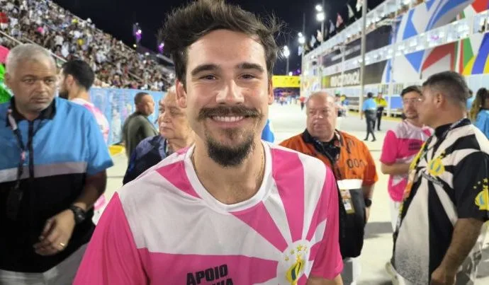 Nicolas Prattes Reflete sobre a Maratona do Carnaval ao Lado de Sabrina Sato