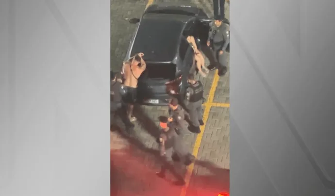Policial Militar é Detido Após Agressões a Companheira e Conflito com Colegas em Vitória
