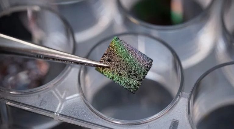 POEIRA CÓSMICA ARTIFICIAL EXPLICA ORIGEM DA VIDA