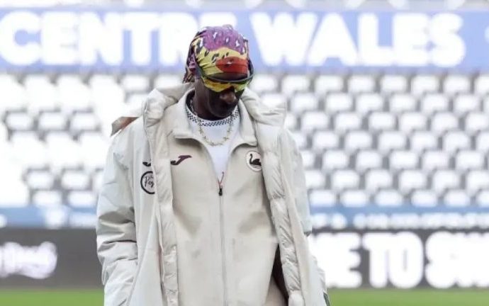 Snoop Dogg Encanta Torcida do Swansea City em Sua Primeira Visita ao Estádio