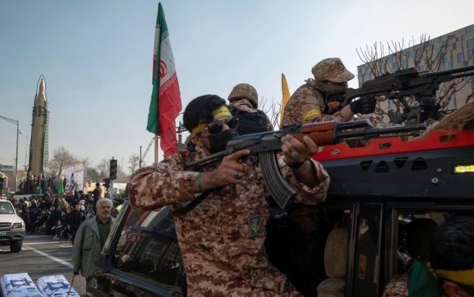 GUARDAS REVOLUCIONÁRIAS: IRÃ CLASSIFICA EXÉRCITOS DA UE COMO TERRORISTAS GUARDAS REVOLUCIONÁRIAS: IRÃ CLASSIFICA EXÉRCITOS DA UE COMO TERRORISTAS