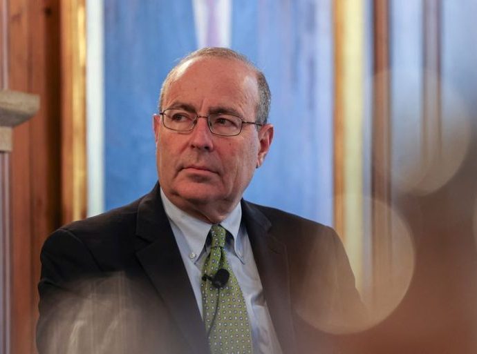 FED REDUZ INFLAÇÃO A 2% COM RESILIÊNCIA ECONÔMICA