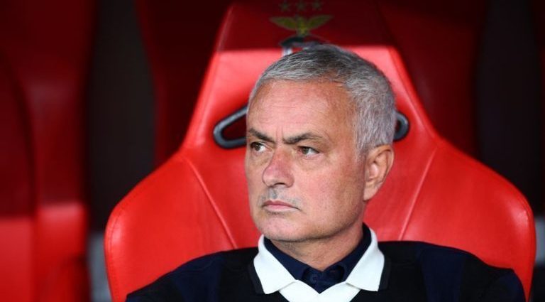 José Mourinho se esquiva de polêmica envolvendo Vinicius Jr. após vitória do Benfica José Mourinho se esquiva de polêmica envolvendo Vinicius Jr. após vitória do Benfica