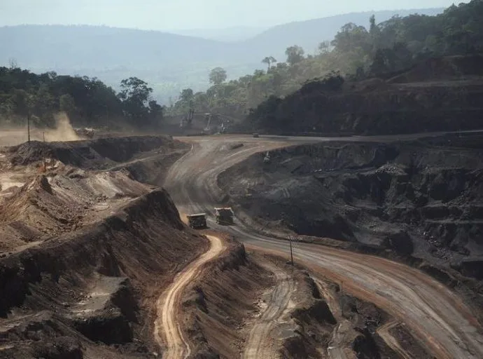 SETORES MINERAIS GARANTEM SUPERÁVIT COMERCIAL EM 2025