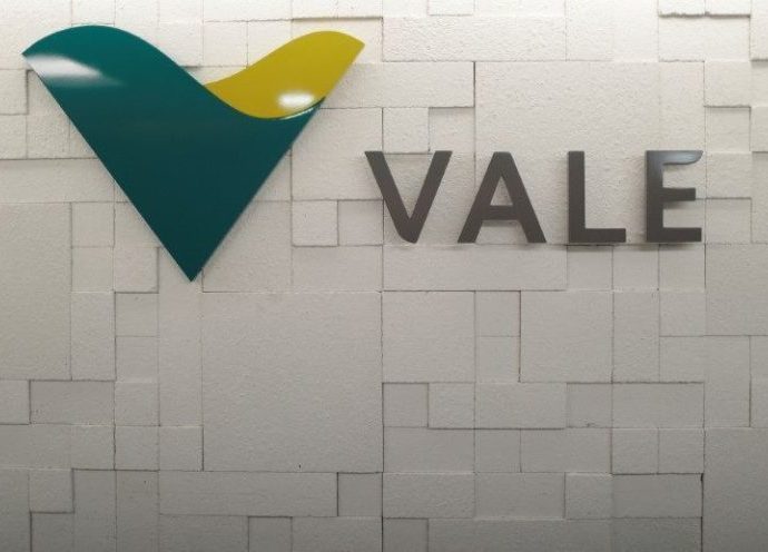 VALE: AÇÕES CAEM APÓS RENOVAR MÁXIMAS HISTÓRICAS