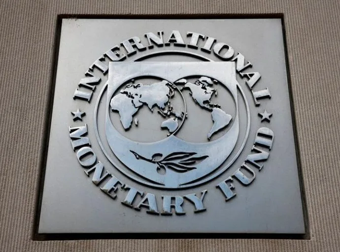 FMI Recomenda Medidas Fiscais Rigorosas para os EUA Visando Reduzir Déficit em Conta Corrente