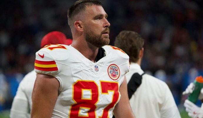 Futuro de Travis Kelce em Suspenso enquanto Chiefs se Preparam para Vários Cenários Futuro de Travis Kelce em Suspenso enquanto Chiefs se Preparam para Vários Cenários