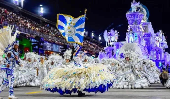 CARNAVAL: TUIUTI, VILA ISABEL E SALGUEIRO NA SAPUCAÍ