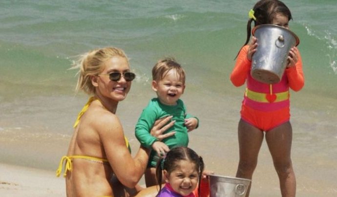 Virgínia Fonseca Aproveita Praia com os Filhos após Carnaval e Recebe Apoio de Vini Jr. Virgínia Fonseca Aproveita Praia com os Filhos após Carnaval e Recebe Apoio de Vini Jr.