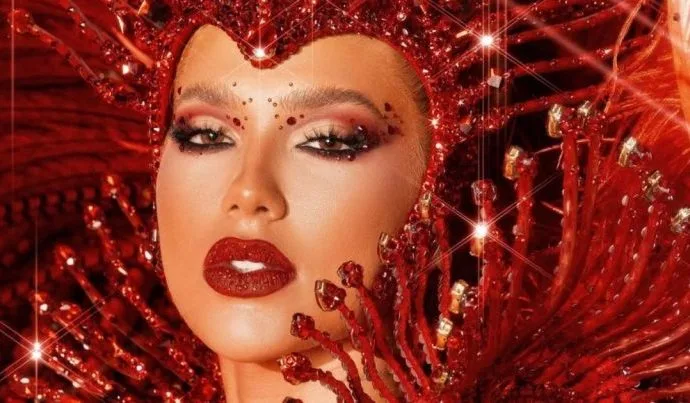 VIRGINIA RECEBE PRESENTE ESPECIAL ANTES DO CARNAVAL