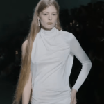 Vivian Jenna Wilson Brilha na Passarela da Gucci Durante a Semana de Moda de Milão