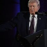 Trump prevê queda nos preços da gasolina com saída dos EUA do Irã