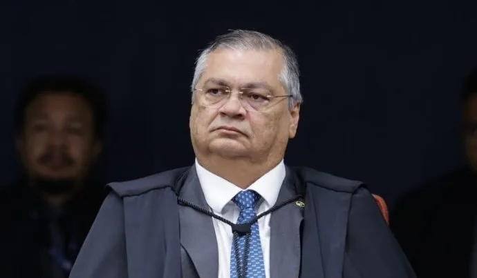 Viana Propõe Convite a Flávio Dino para Esclarecimentos sobre Quebra de Sigilo de Lulinha