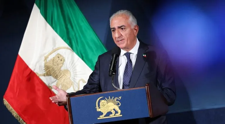 Reza Pahlavi Convoca Europa a se Unir Contra o Irã em Ligação de Trote