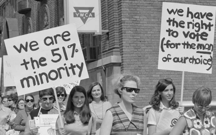 A Traição das Mulheres Poderosas do Ocidente ao Feminismo