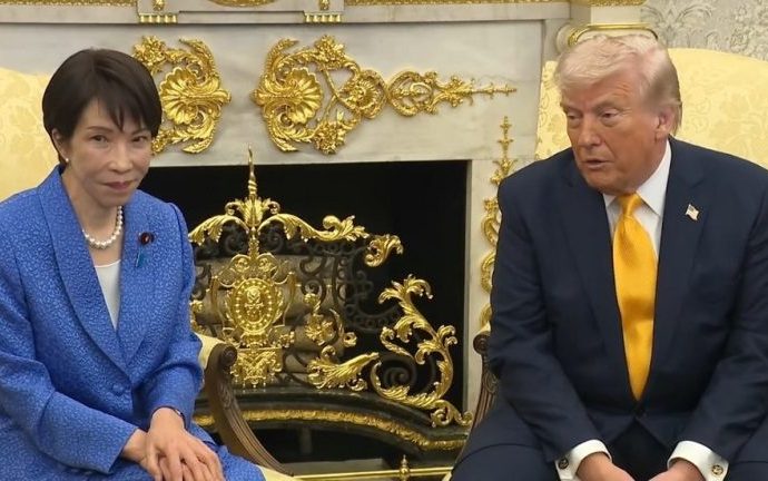 Trump Surpreende Primeiro-Ministro Japonês com Comentário sobre Pearl Harbor