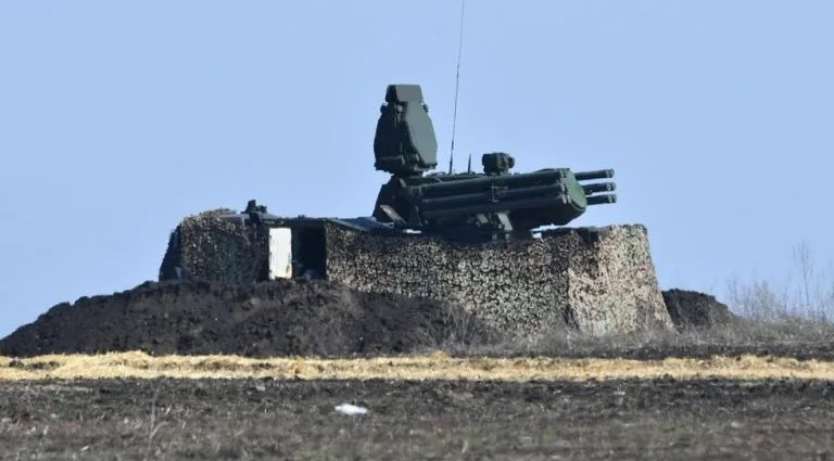Defesa Aérea Russa Abate 283 Drones Ucranianos em Ação Noturna