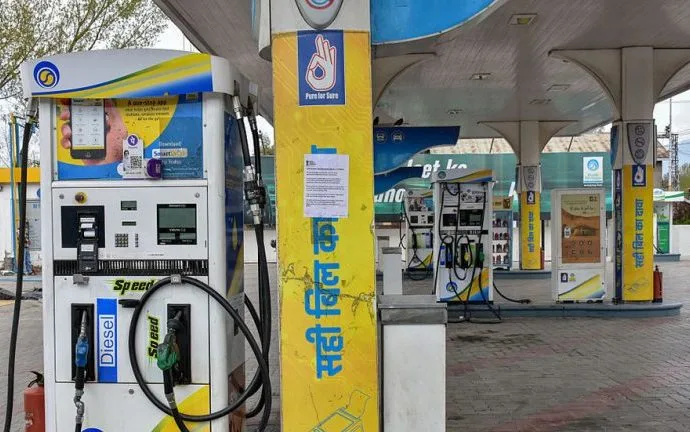 Índia Alivia Regras do Querosene em Resposta à Crise Energética