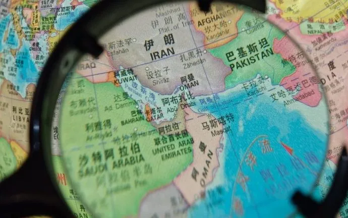 EUA Transferem Responsabilidade na Crise do Estreito de Hormuz