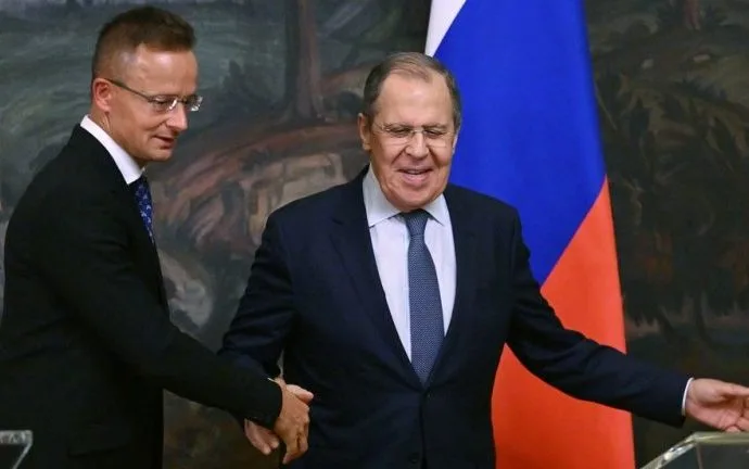 Ministro húngaro desdenha ligação telefônica vazada com Lavrov