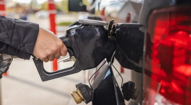 Aumento do Preço do Diesel Supera 19% em Março, Impactando Economia Brasileira