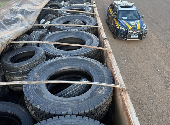 PRF Realiza Apreensão de 240 Pneus Estrangeiros em Nova Alvorada do Sul (MS) PRF Realiza Apreensão de 240 Pneus Estrangeiros em Nova Alvorada do Sul (MS)