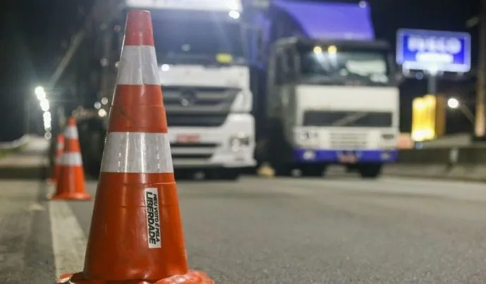 Governo Federal Mitiga Tensão com Caminhoneiros e Evita Greve