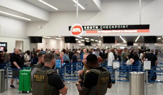 Críticas à Presença de Agentes do ICE em Aeroportos dos EUA