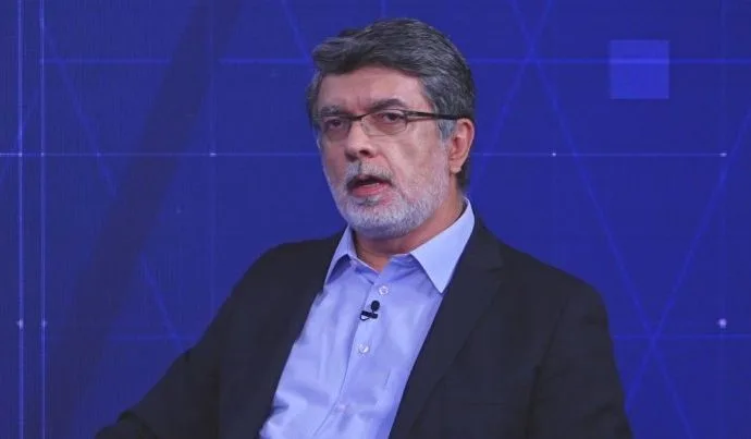 Análise da Política Brasileira: Perda de Interesse e Necessidade de Renovação