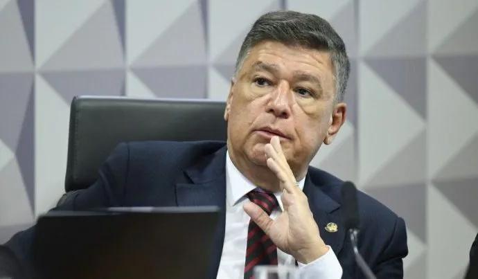 Carlos Viana Defende Prerrogativas da CPMI e Critica Decisões do STF