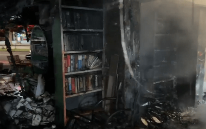 Incêndio Devasta Biblioteca Comunitária em Belo Horizonte