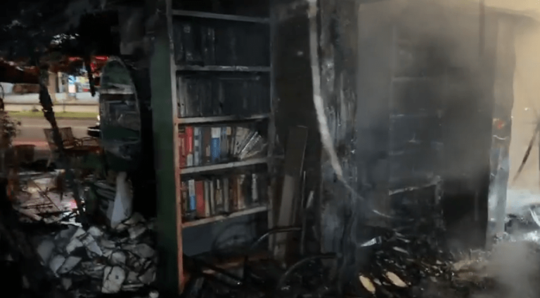 Incêndio Devasta Biblioteca Comunitária em Belo Horizonte