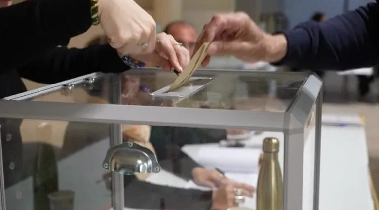 França Realiza Segundo Turno das Eleições Municipais em Cidades-Chave