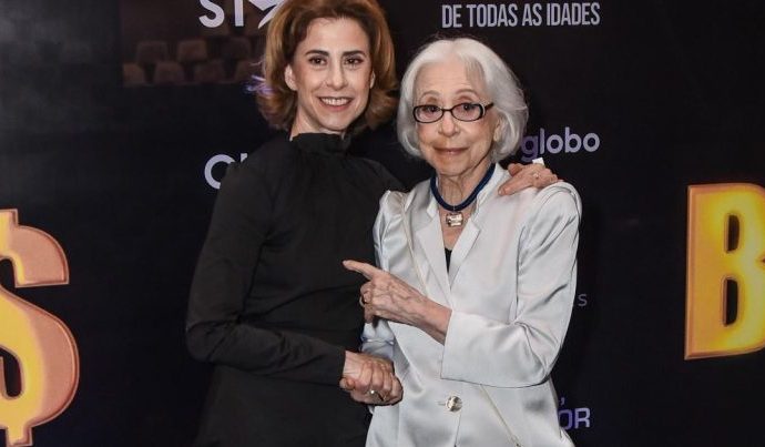 Fernanda Torres Celebra a Pré-estreia de ‘Velhos Bandidos’ com a Família Fernanda Torres Celebra a Pré-estreia de ‘Velhos Bandidos’ com a Família