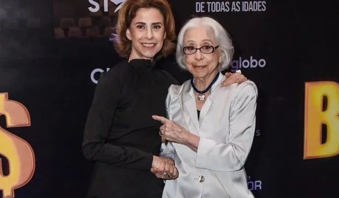 Fernanda Torres Celebra a Pré-estreia de ‘Velhos Bandidos’ com a Família