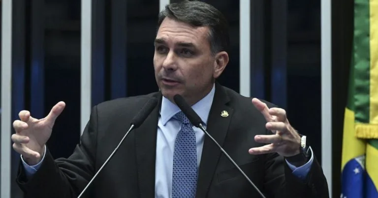 Flávio Bolsonaro Critica Preço do Diesel Durante Visita ao Rio Grande do Norte