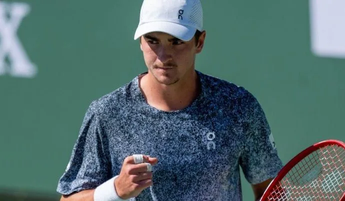 João Fonseca avança na terceira rodada de Indian Wells após emocionante vitória sobre Khachanov