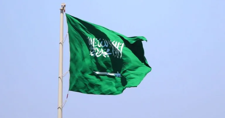 Arábia Saudita Avalia Medidas Militares Contra o Irã Após Aumentos de Tensões