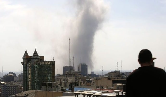 Noite de Bombardeios em Teerã e Isfahan: Relatos de Moradores Noite de Bombardeios em Teerã e Isfahan: Relatos de Moradores