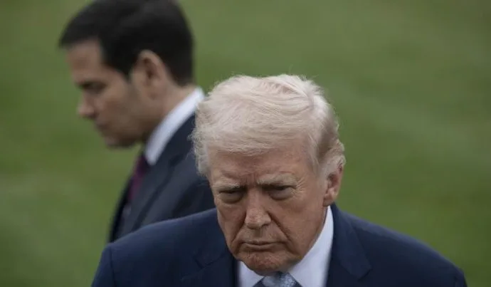 Iranianos Contestam Declarações de Trump sobre Redução Militar dos EUA