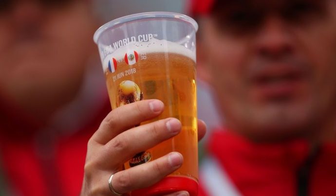 Proposta de Lei em São Paulo Visa Liberar Vendas de Bebidas Alcoólicas em Estádios Proposta de Lei em São Paulo Visa Liberar Vendas de Bebidas Alcoólicas em Estádios