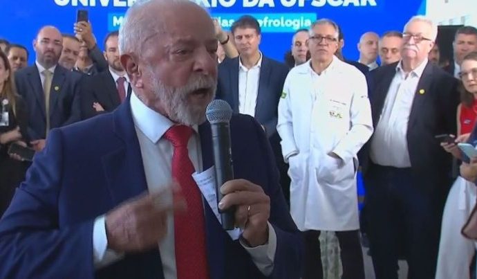 Lula Critica Gestão de Saúde no Rio e Atribui Problemas a Família Bolsonaro