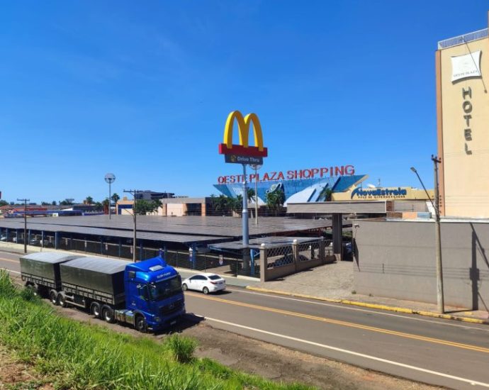 Assalto em Lotérica do Oeste Plaza Shopping Resulta em Roubo de R$ 4 Mil Assalto em Lotérica do Oeste Plaza Shopping Resulta em Roubo de R$ 4 Mil