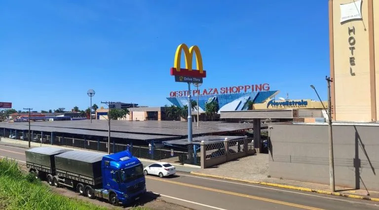 Assalto em Lotérica do Oeste Plaza Shopping Resulta em Roubo de R$ 4 Mil Assalto em Lotérica do Oeste Plaza Shopping Resulta em Roubo de R$ 4 Mil