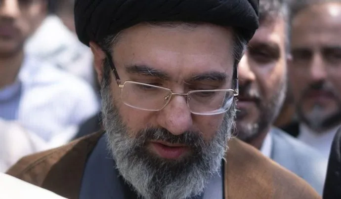 Mojtaba Khamenei: O Novo Líder Supremo do Irã e Seus Desafios