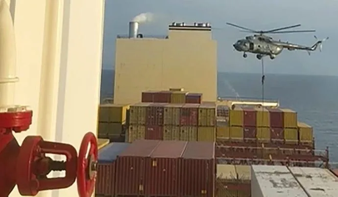 Guerra dos Petroleiros: Lições do Estreito de Ormuz