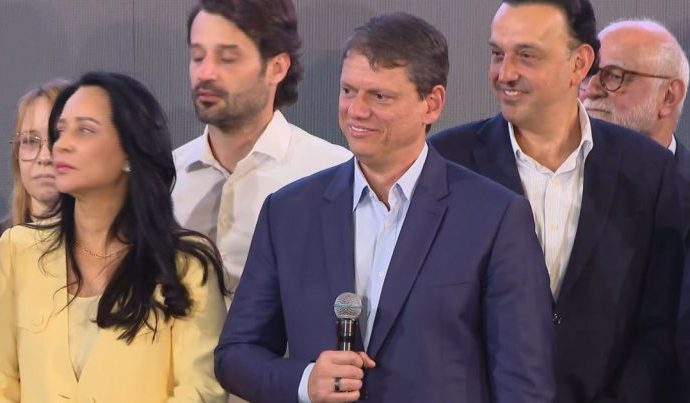 Tarcísio de Freitas Busca Reconciliação com o STF Após Críticas Severas