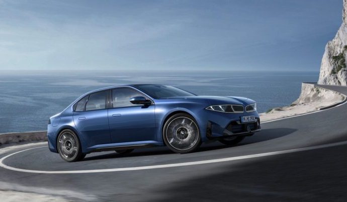 BMW Lança o Novo Sedã Elétrico i3 com Impressionante Autonomia de 900 km