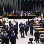 Senado Aprova Ampliação da Licença-Paternidade e Criação do Salário-Paternidade